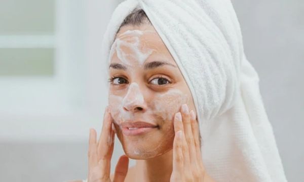 Cleansing Oil or Foam? What’s the Difference