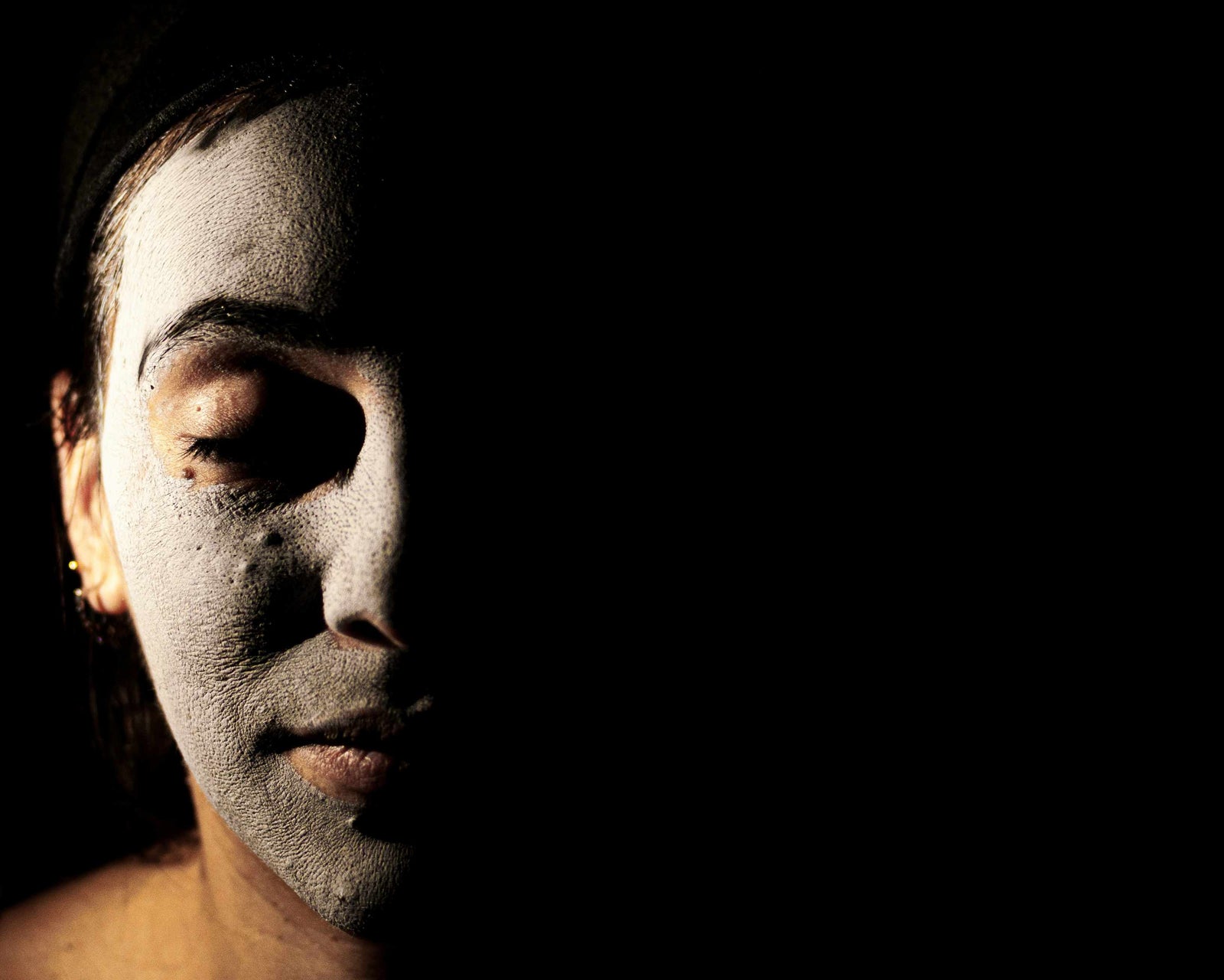 How to Transition Your Makeup From Day to Night in 3 Steps